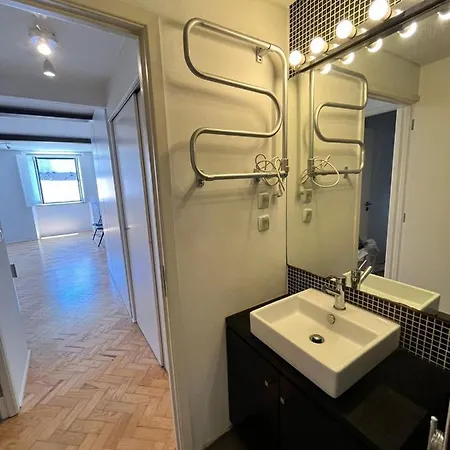 Central Apartment *